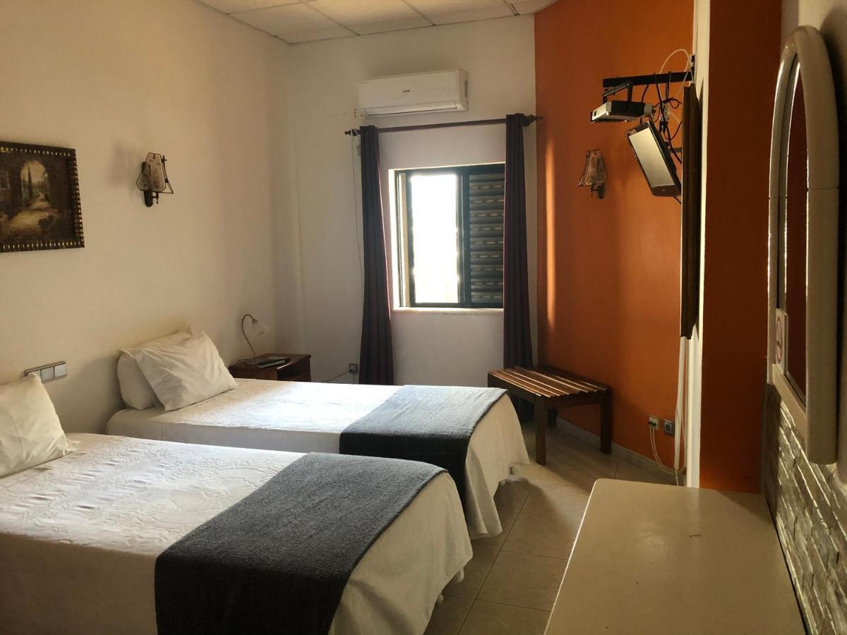 Apartamentos E Quartos Atalaia Sagres Exterior photo